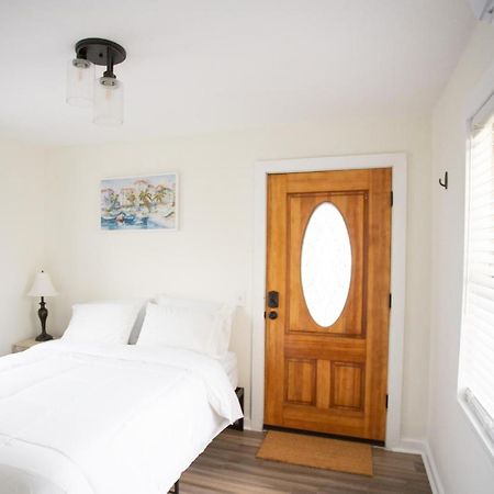 Cozy Studio - Blocks From The Ocean! Jacksonville Beach Exterior photo