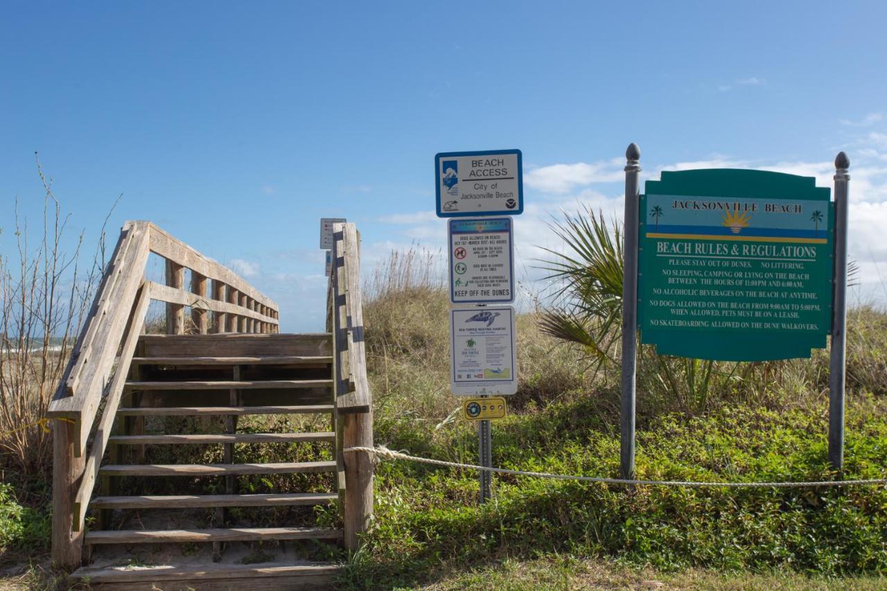 Cozy Studio - Blocks From The Ocean! Jacksonville Beach Exterior photo